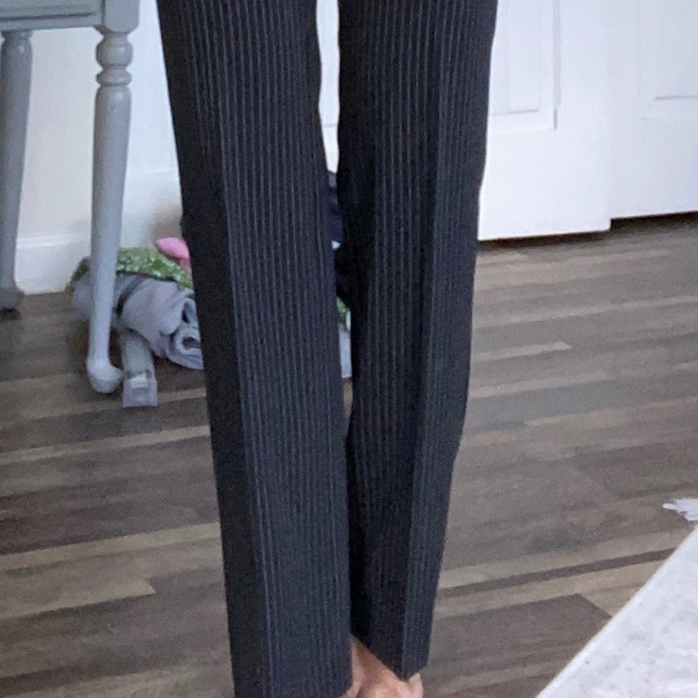 Suits - Picture 3 of 5